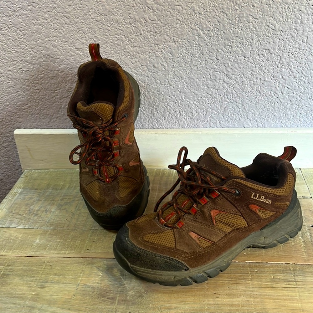 LL Bean brown lace up Hiking  Leather Boots - Women's 7